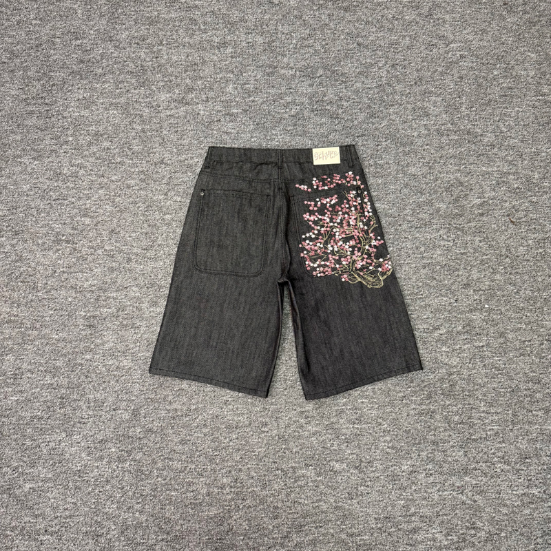 Embroidery On Jeans - Streetwear Trend Derschutze Denim Shorts High