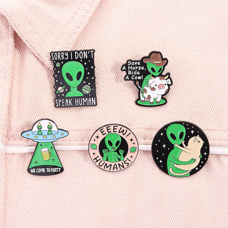 UFO We Come To Party Enamel Pi - Embroidery House avis et prix