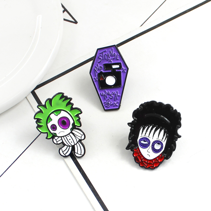 Horror Doll Purple Coffin Broo - Embroidery Gothic avis et prix
