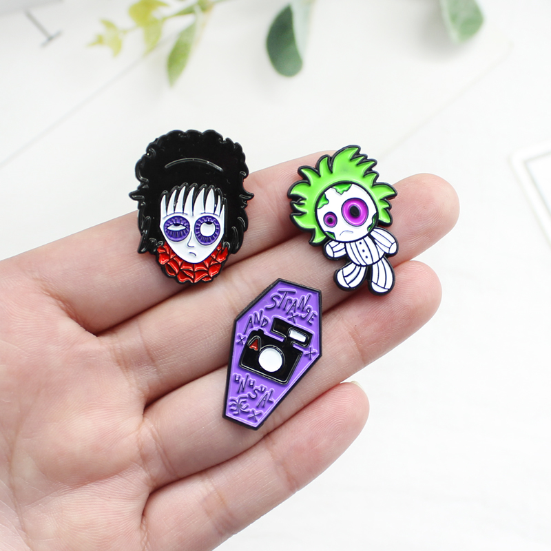 Horror Doll Purple Coffin Broo - Embroidery Gothic avis et prix
