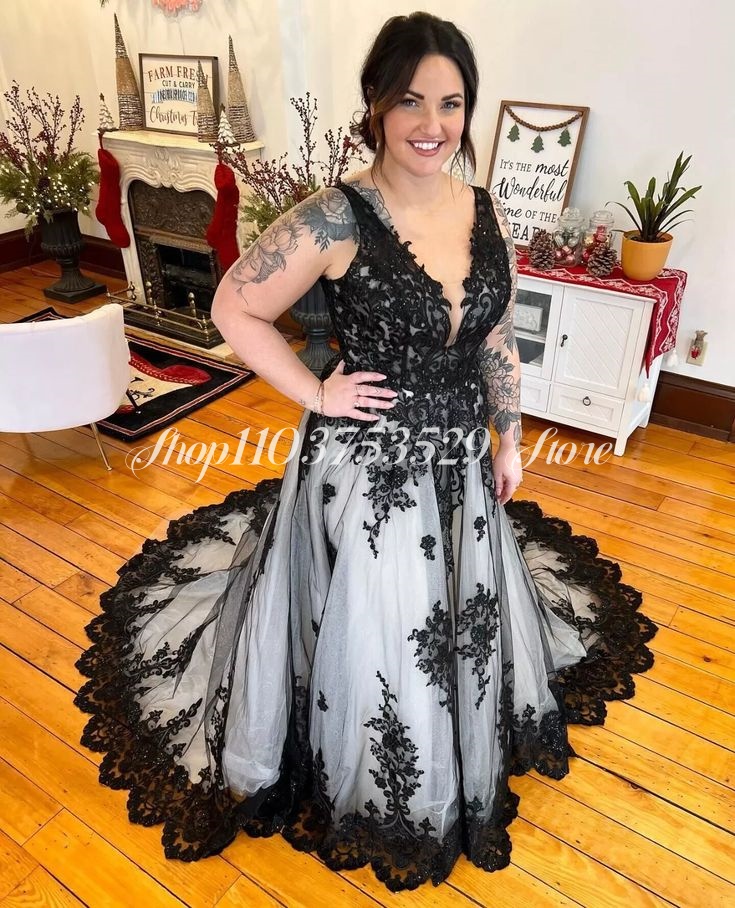 Gothic V Neck Wedding Dresses  - Embroidery Gothic avis et prix