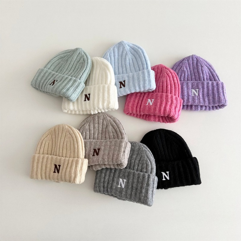 Korean Style Kids Knit Beanie  - Embroidery Letter N avis et prix