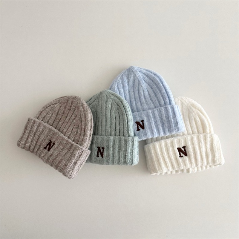 Korean Style Kids Knit Beanie  - Embroidery Letter N avis et prix