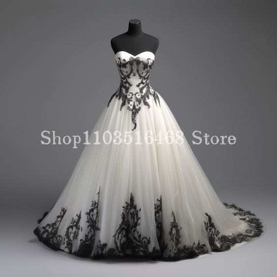 Black White Gothic Embroidered - Embroidery Gothic avis et prix