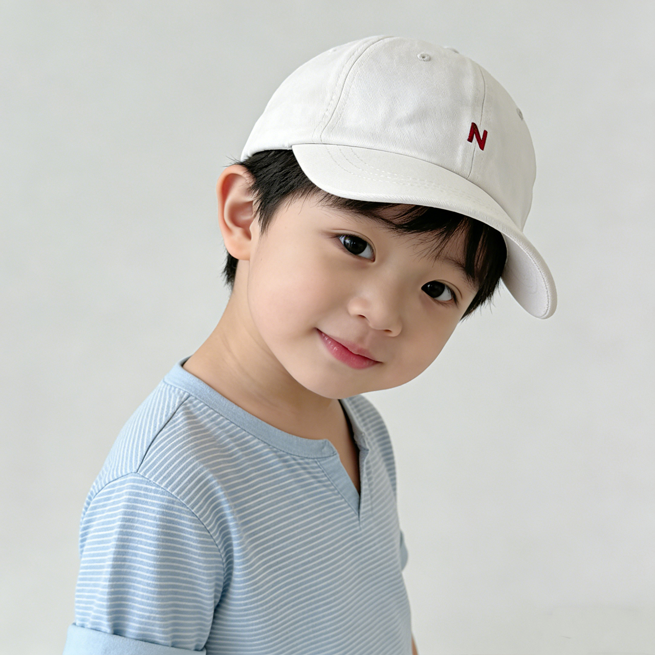 N-Letter Baby Peaked Hat Solid - Embroidery Letter N avis et prix