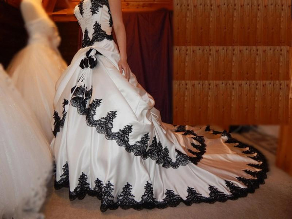 Vintage Wedding Dress Gothic B - Embroidery Gothic avis et prix