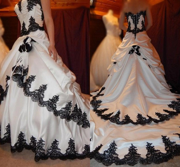 Vintage Wedding Dress Gothic B - Embroidery Gothic avis et prix