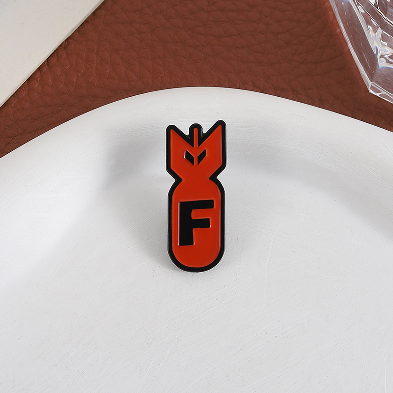 Cartoon Red Bomb F Logo Enamel - Embroidery House avis et prix